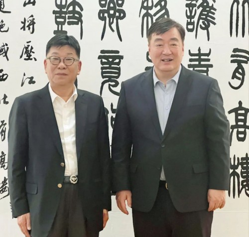 中国驻韩国大使邢海明在使馆会见韓方明