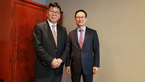察哈尔学会会长韩方明在韩国首尔会见韩中议员联盟会长洪永杓