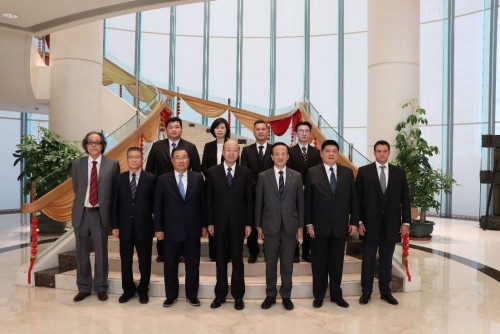 察哈爾學會澳門及葡語國家委員會主席劉藝良一行拜訪外交部駐澳門特派員公署特派員劉顯法